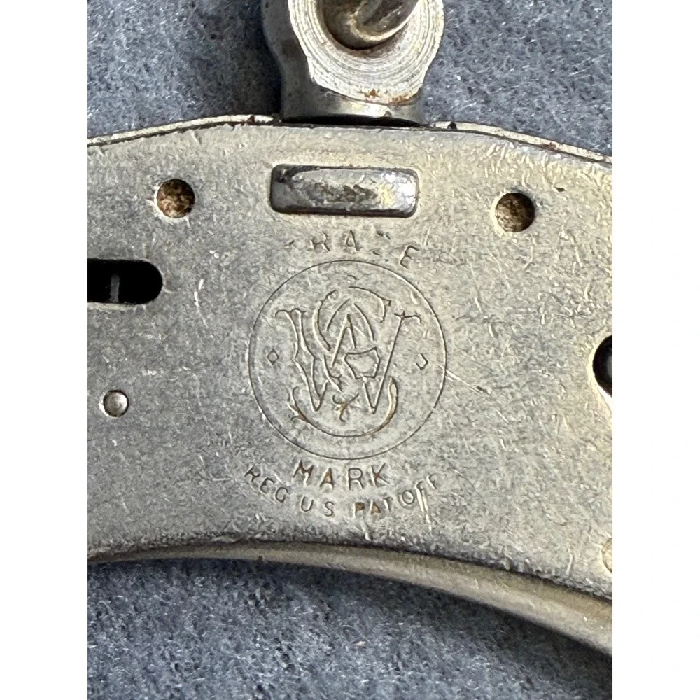 Smith Wesson M100 Handcuffs‎ Restraints Chain with Key Made in USA